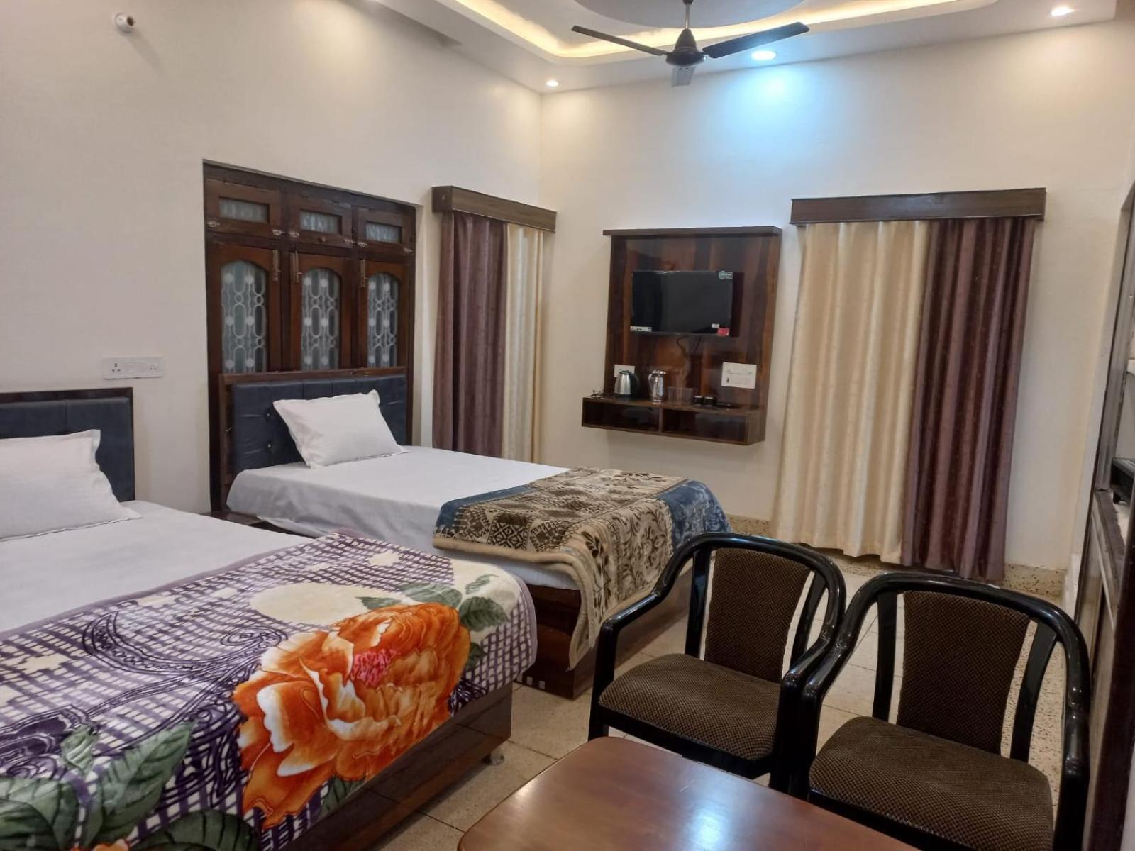 Kalash Guest House Ayodhya Exterior foto