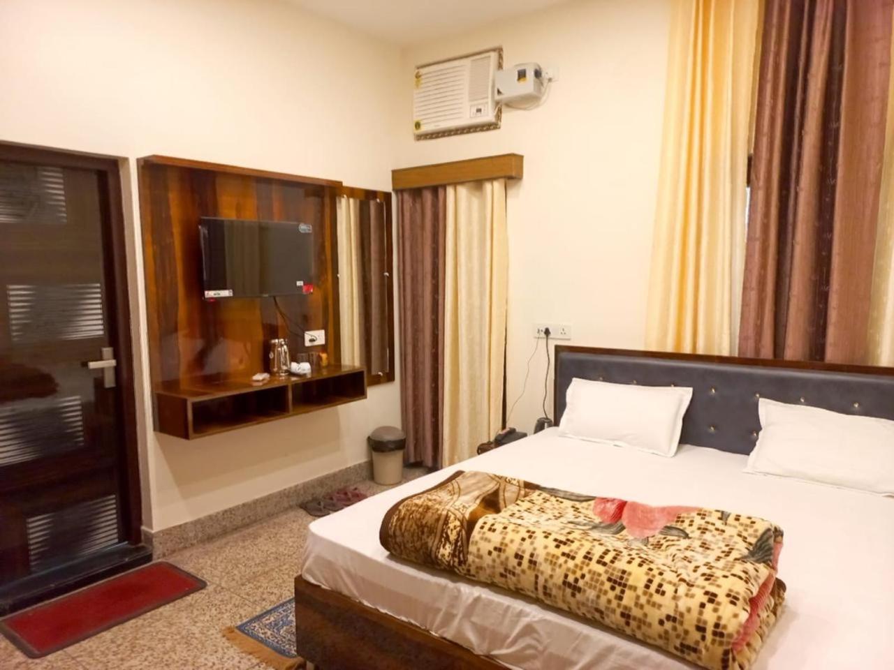Kalash Guest House Ayodhya Exterior foto